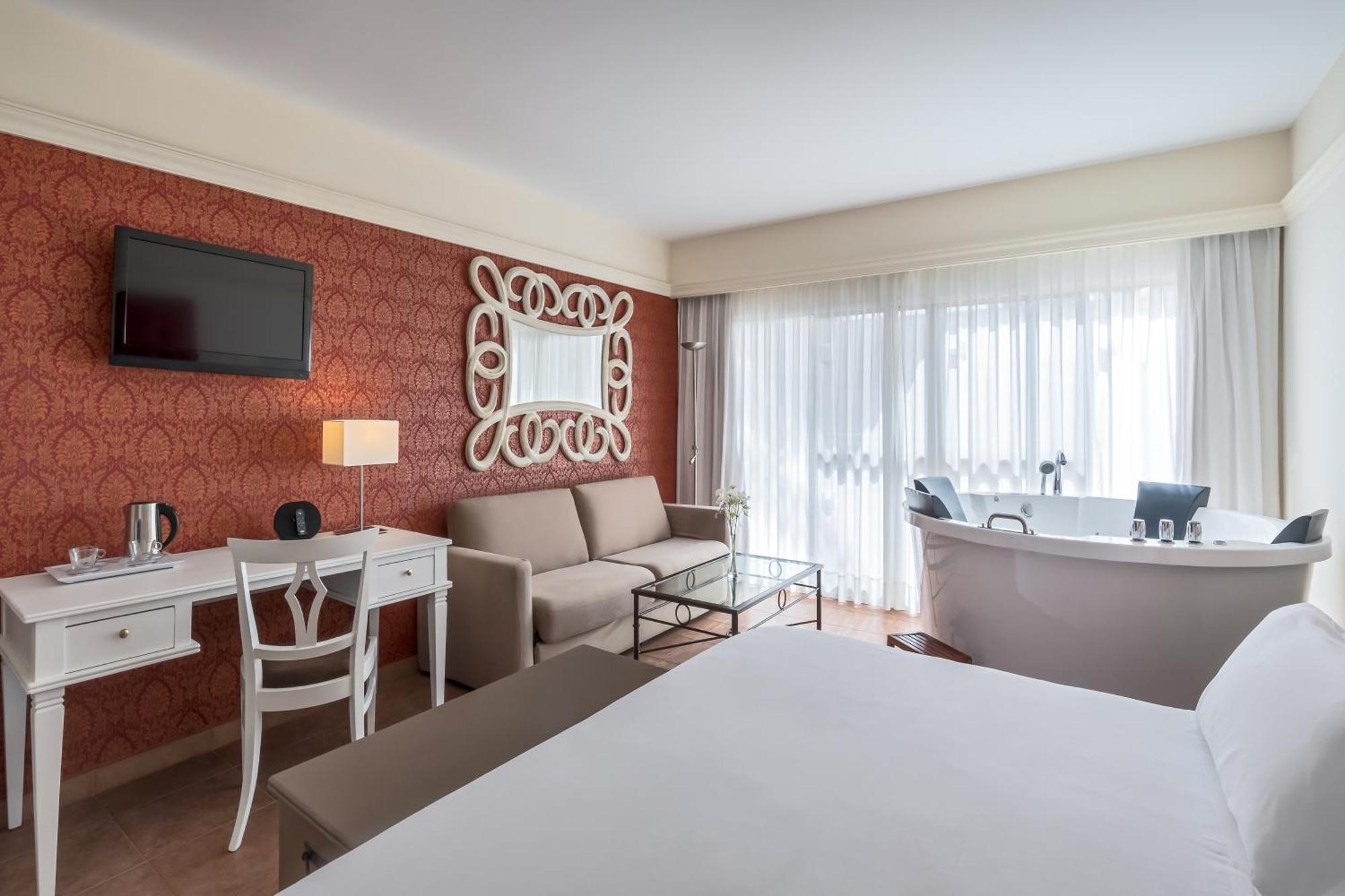 Hotel Barcelo Bay - Adults Only 4*